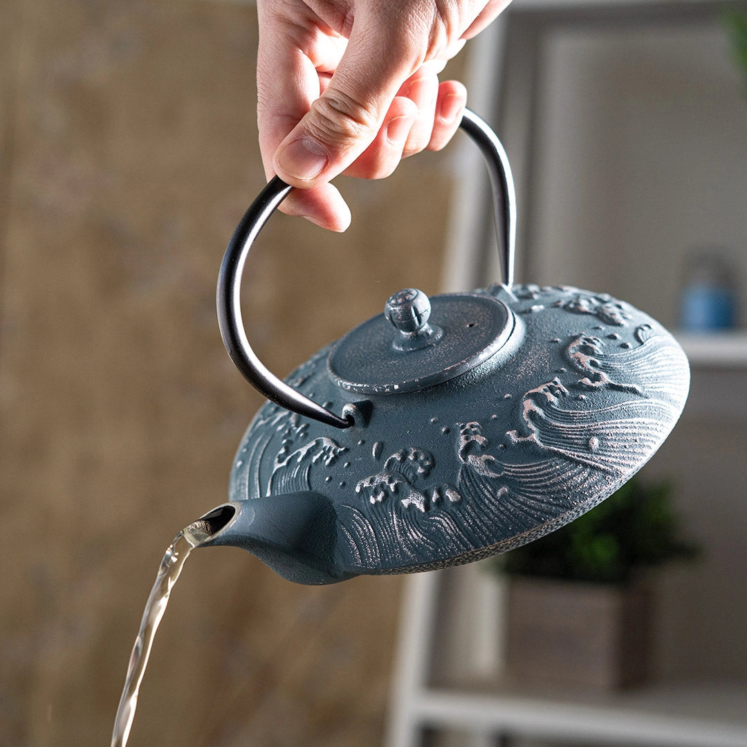 Royal Blue Waves 27oz Cast Iron Tea Pot