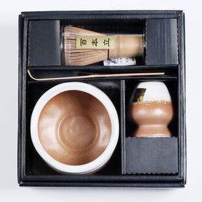 Juego Ceremonial de Matcha con Soporte - Cuenco Marrón con Borde Blanco